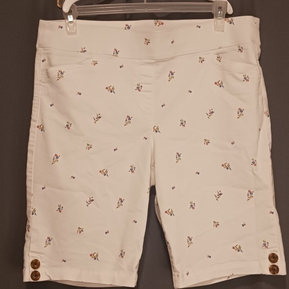 Coral Bay 16 White w/ small Floral Print golf Bermuda Shorts with Button Detail